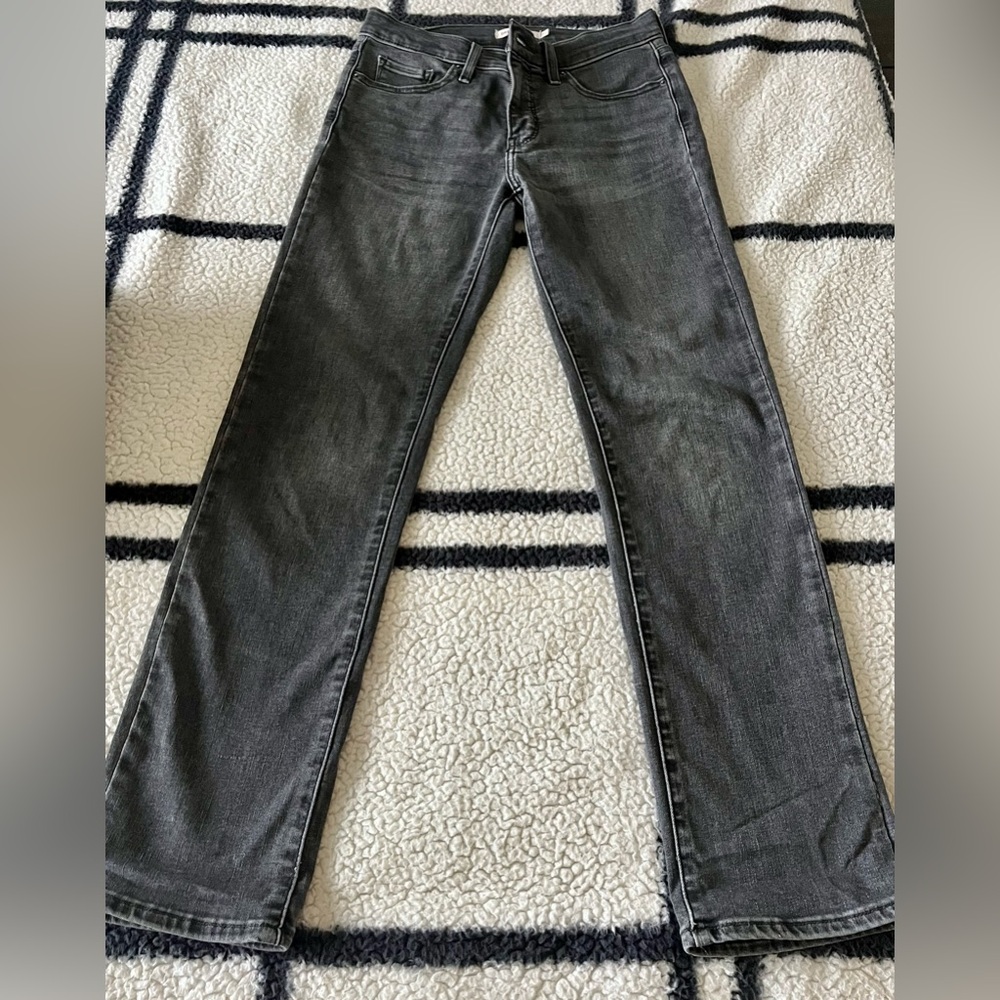 Levi's® Women's Mid Rise 314 Shaping Straight Jean 26x30